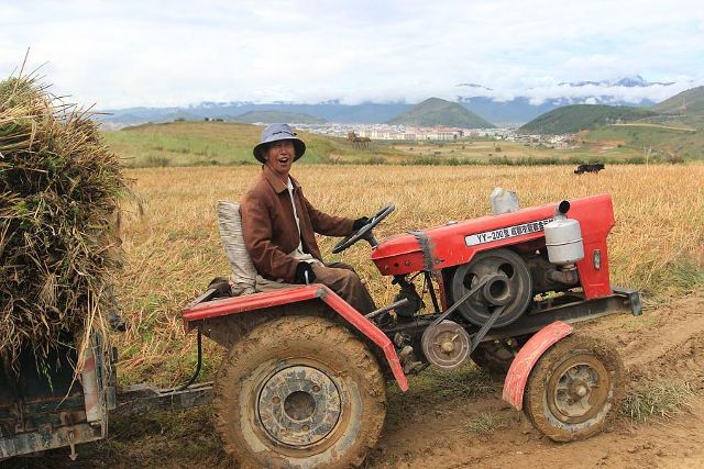 北方农村的五星级豪车-东方红lx850拖拉机