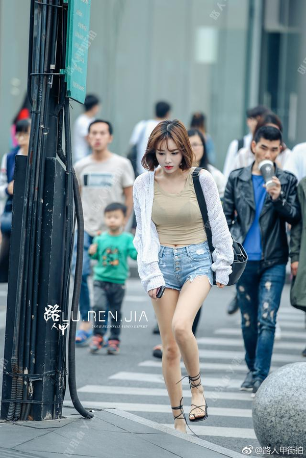 路人街拍,杭州街頭的夏季潮流美女