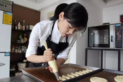 《厦门人的一天》:美女私房蛋糕师-美食频道-手机搜狐