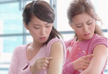 夏天反而起鸡皮疙瘩(大夏天冷的起鸡皮疙瘩) 夏天反而起鸡皮疙瘩(大夏天冷的起鸡皮疙瘩)