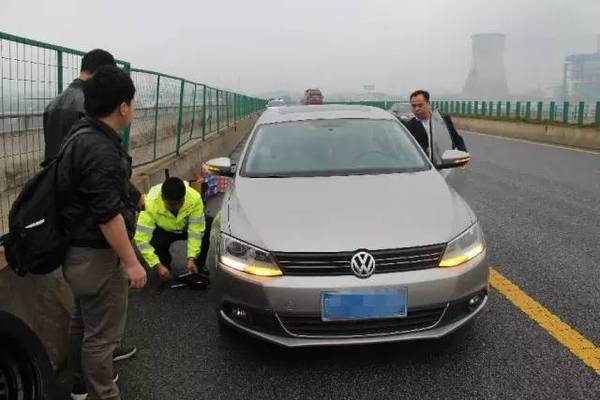 沈大高速苏家屯段发生车祸,伤亡人数暂不确定,现场视频曝光!