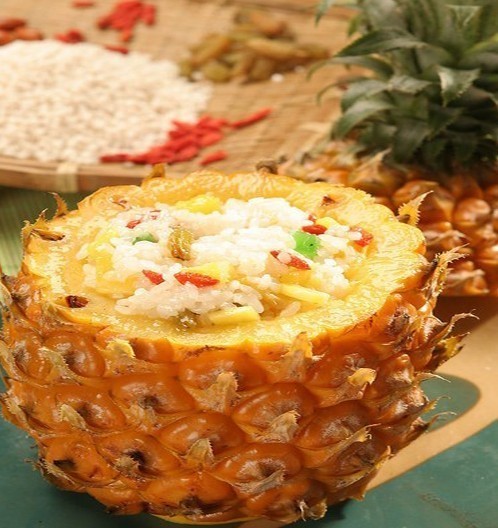 版纳美食却尽在夜市,各少数民族风味食品应有尽有.