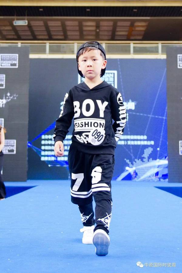 9 裴诺 153 孙博涵 女 10 孙如意 155 赵馨瑶 女 8 高琳琳 158 吴煜杰