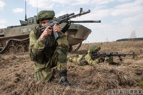 图说:俄军空降兵如何为伞兵战车重新挂上履带