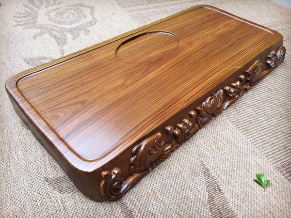 绿檀木边雕茶盘:木纹自然漂亮,人称"玉檀香"