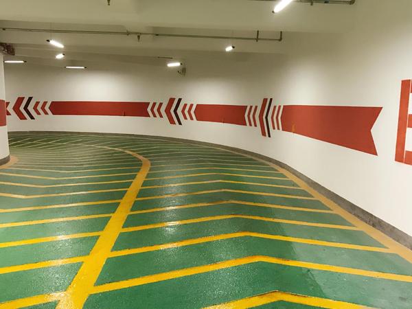 盛世泊车为您列举如下: 1, 车库坡道