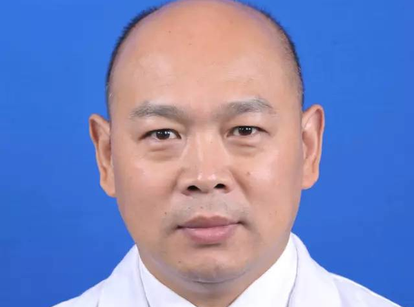 陈建锋,主任医师,硕士生导师,中国骨伤人才学会湖北分会秘书,擅长中西