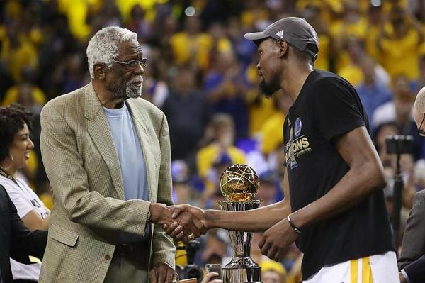 肖华又惹祸!杜兰特获FMVP,为何又把老爷子晾