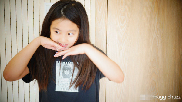 电脑上wap网:多多晒美照穿妈妈当年旧t 露甜美微笑气质佳-娱乐频道