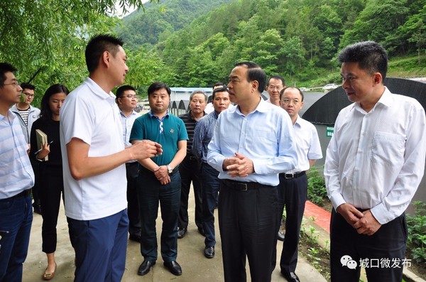 唐良智在城口县调研时指出:着眼长远发展推进