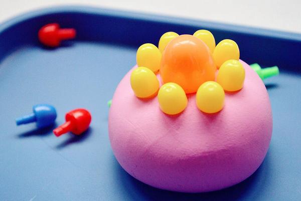 低幼宝宝玩粘土创造 低级趣味 母婴频道 手机搜狐