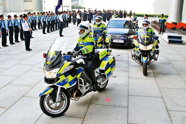 交通警中的精英 揭秘香港警队护送组 汽车频道 手机搜狐