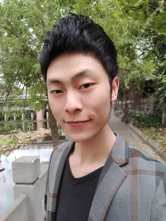 央视记者陈旭 九零后书法家