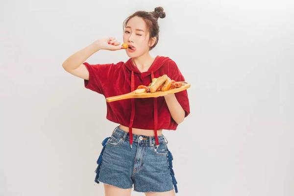 湖南卫视主持人潘丹