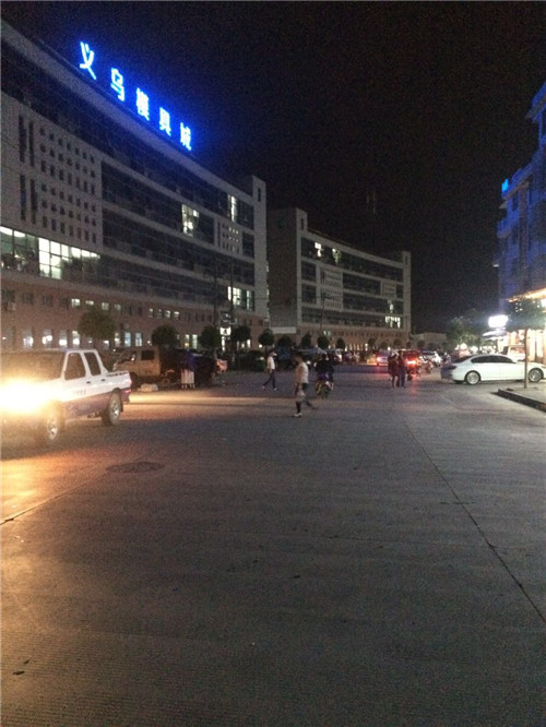 义乌市执法局上溪大队为两考护航