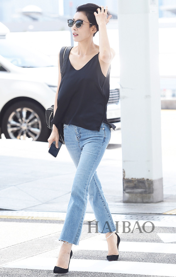 金瑞亨2017年5月20日韩国仁川机场街拍:准备前往尼斯参加第70届戛纳