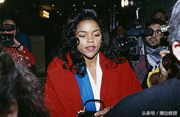 被迫找胖女人做女友-体育频道-手机搜狐拳王泰森曾经称霸拳坛很多年