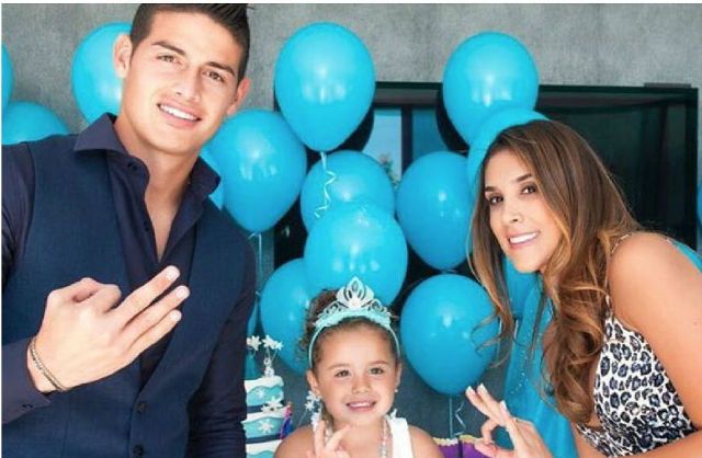 媒曝j罗跟妻子已经离婚-体育频道-手机搜狐爱情事业双重打击!