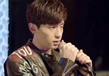 迪丽热巴恋情生变? 微博艾特邓伦, 鹿晗该如何