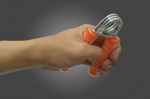 一般成年人的握力为多少 握力不足该怎么锻炼 体育频道 手机搜狐