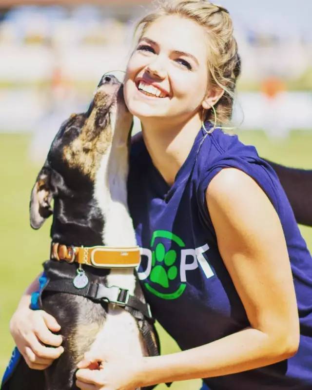 25岁抖奶超模一条自嗨视频,看的男人都把持