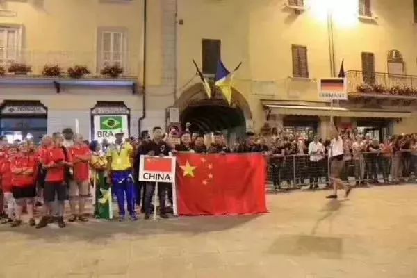 中国队勇夺世界杯冠军!是的,就在弹弓世界杯!